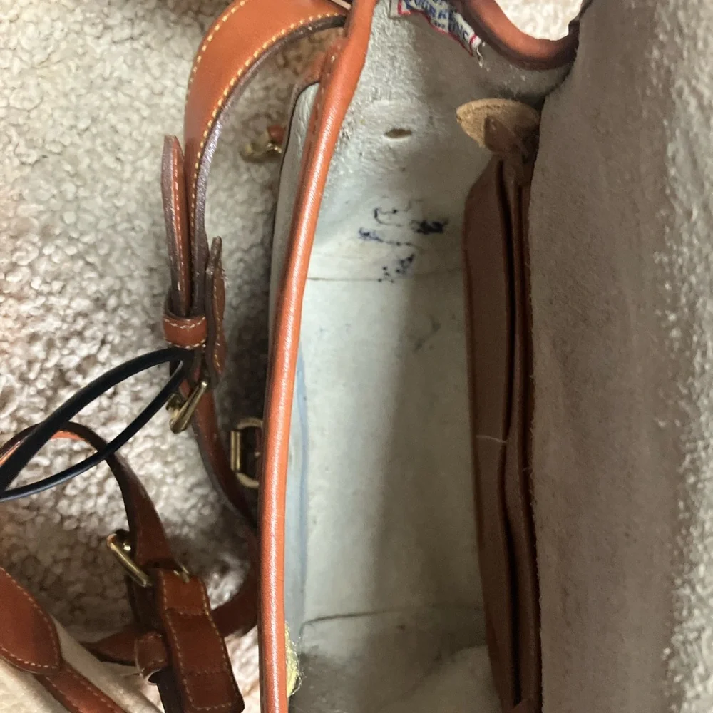 Dooney & Bourke Ivory Leather Crossbody Vintage Bag - Picture 10 of 14